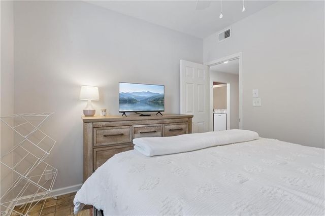 213 Persimmon DR, Yorktown, VA 23693