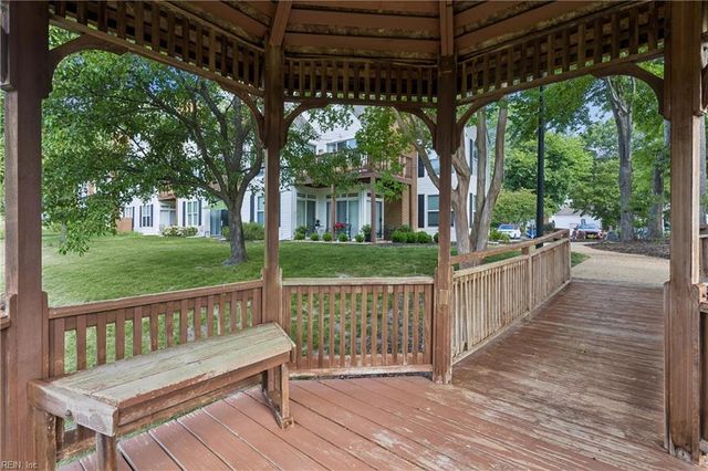 213 Persimmon DR, Yorktown, VA 23693