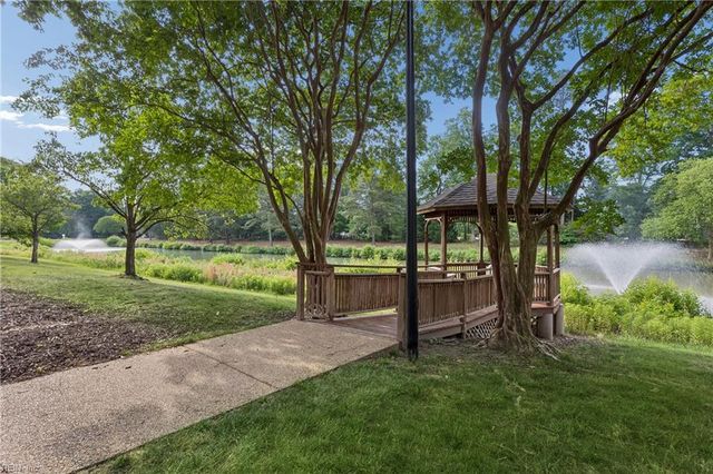 213 Persimmon DR, Yorktown, VA 23693