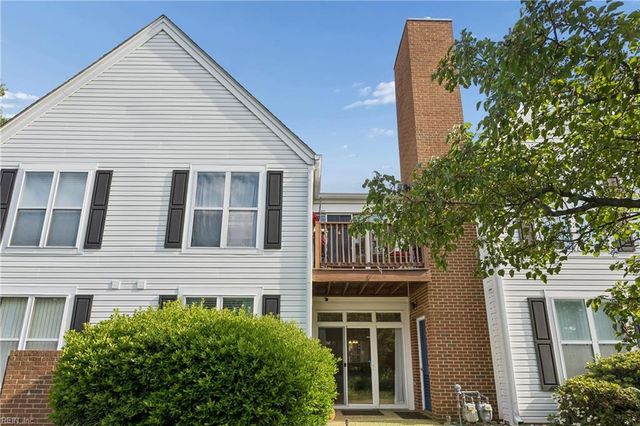 213 Persimmon DR, Yorktown, VA 23693