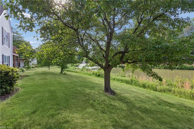 213 Persimmon DR, Yorktown, VA 23693