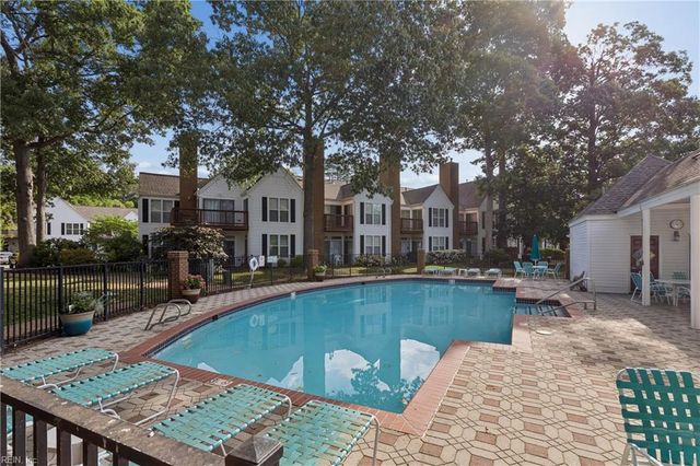 213 Persimmon DR, Yorktown, VA 23693