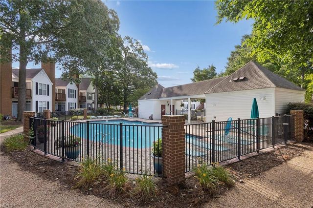 213 Persimmon DR, Yorktown, VA 23693