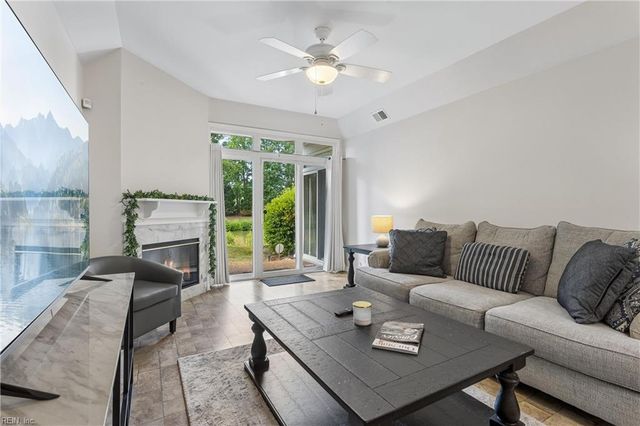 213 Persimmon DR, Yorktown, VA 23693