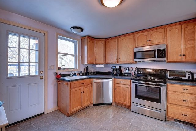 29 Outlook Drive, Worcester, MA 01602