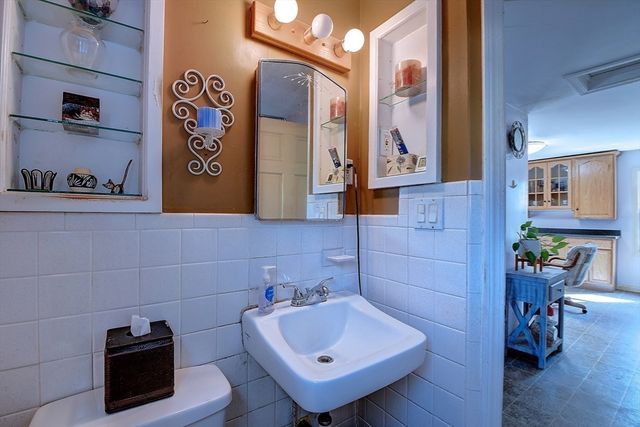 29 Outlook Drive, Worcester, MA 01602