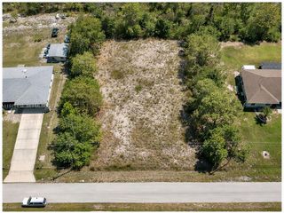 682 Woodcrest Dr, Lehigh Acres, FL 33972