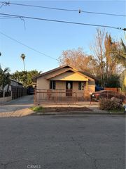 435 W Almond, Compton, CA 90220