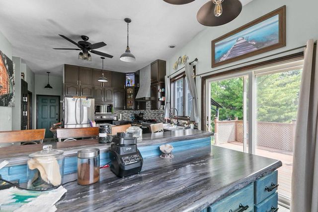 110 HONEYSUCKLE DRIVE, Hortonville, WI 54944