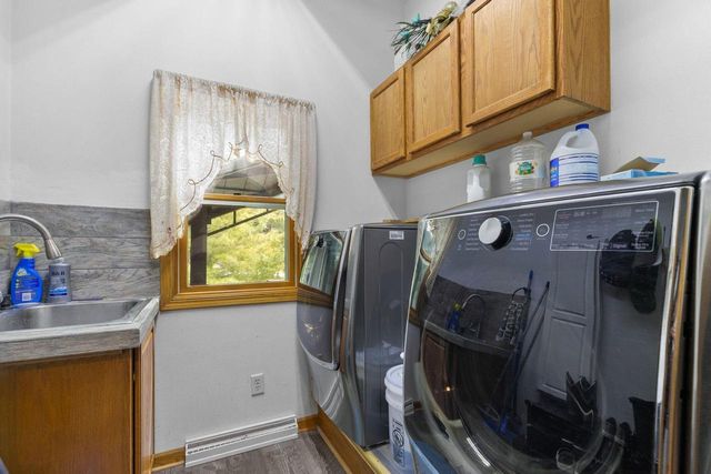 110 HONEYSUCKLE DRIVE, Hortonville, WI 54944
