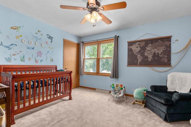 110 HONEYSUCKLE DRIVE, Hortonville, WI 54944