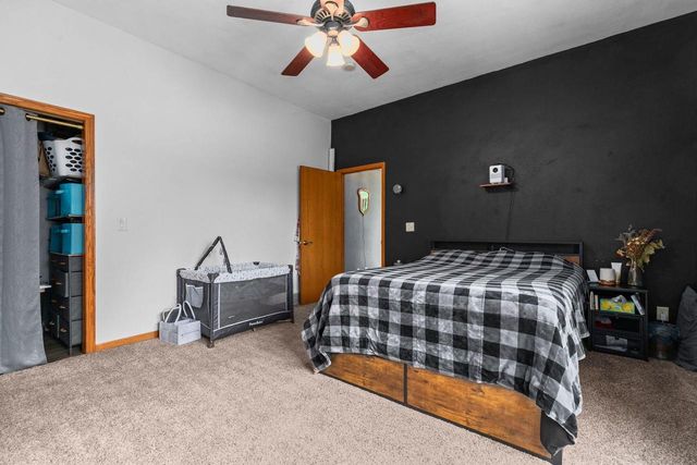 110 HONEYSUCKLE DRIVE, Hortonville, WI 54944