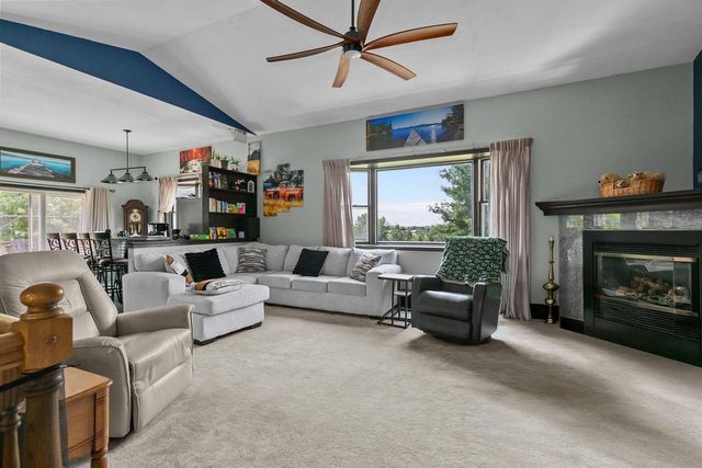 110 HONEYSUCKLE DRIVE, Hortonville, WI 54944