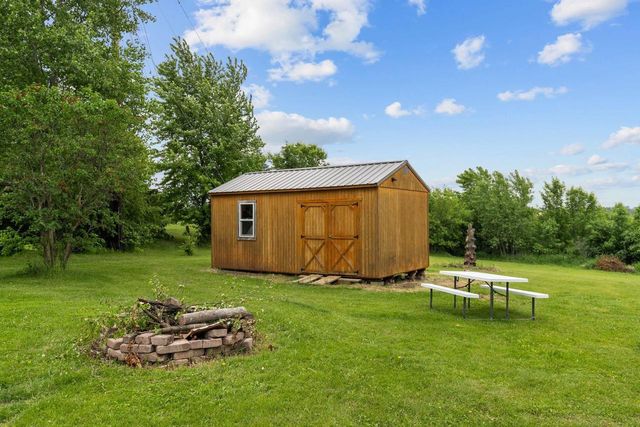 110 HONEYSUCKLE DRIVE, Hortonville, WI 54944