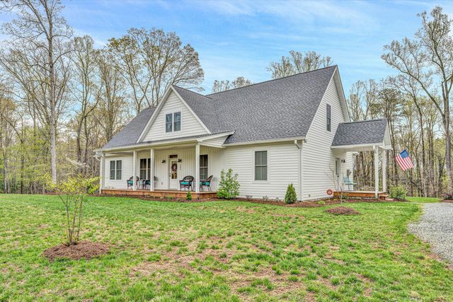 389 Carroll DR, Hardy, VA 24101