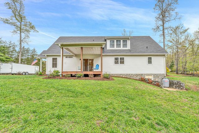 389 Carroll DR, Hardy, VA 24101