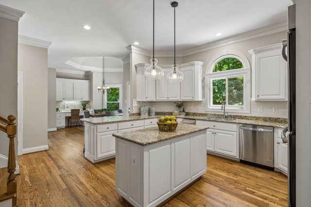 512 Grand Oaks Dr, Brentwood, TN 37027
