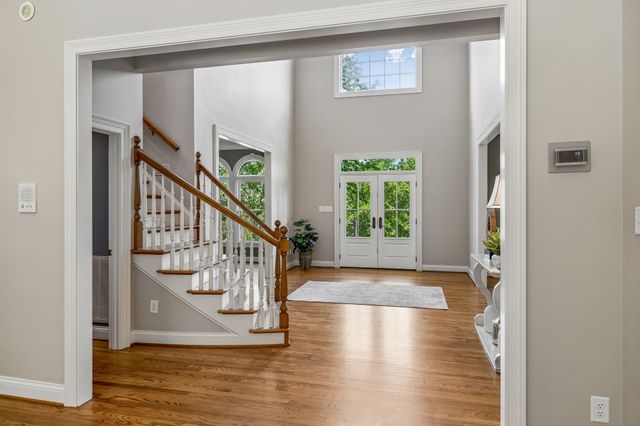 512 Grand Oaks Dr, Brentwood, TN 37027