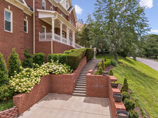 512 Grand Oaks Dr, Brentwood, TN 37027