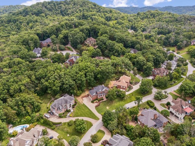 512 Grand Oaks Dr, Brentwood, TN 37027