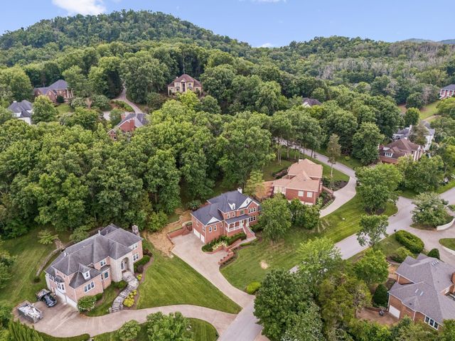512 Grand Oaks Dr, Brentwood, TN 37027