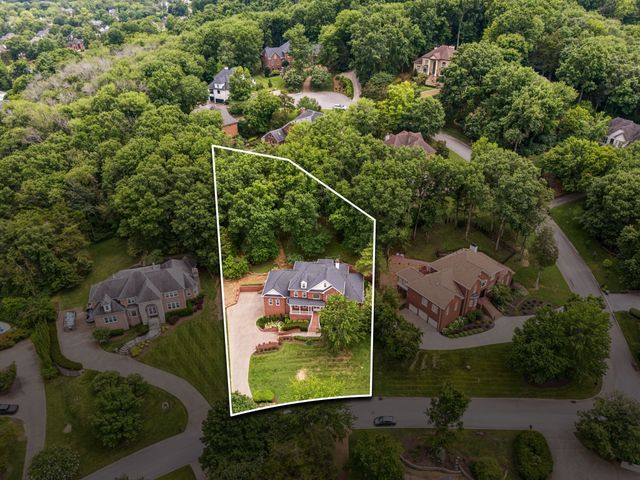 512 Grand Oaks Dr, Brentwood, TN 37027