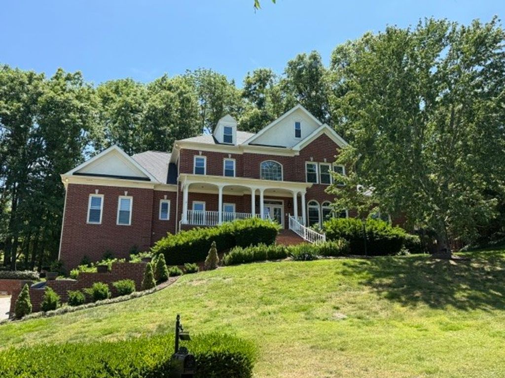 512 Grand Oaks Dr, Brentwood, TN 37027