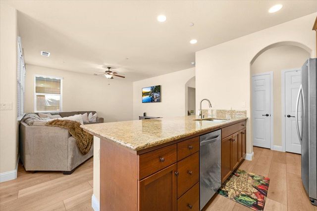 2481 S Via Versilia Drive, Fresno, CA 93727