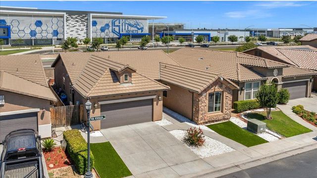 2481 S Via Versilia Drive, Fresno, CA 93727