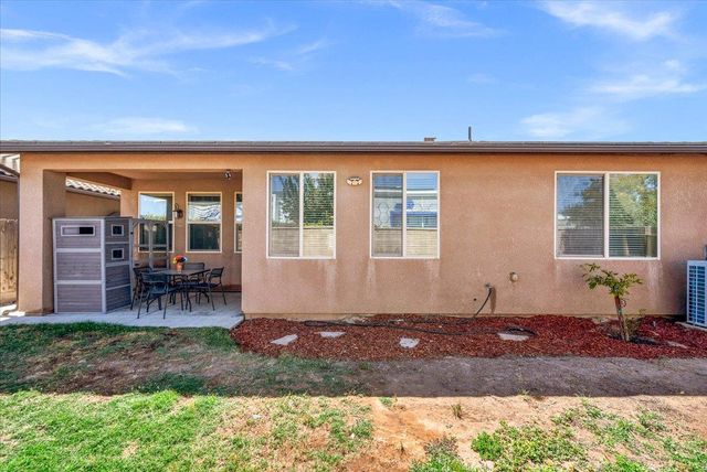 2481 S Via Versilia Drive, Fresno, CA 93727