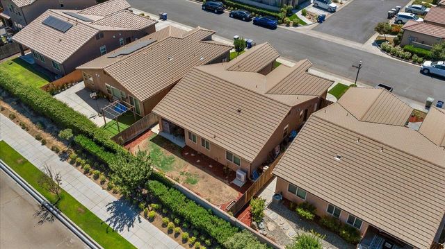 2481 S Via Versilia Drive, Fresno, CA 93727