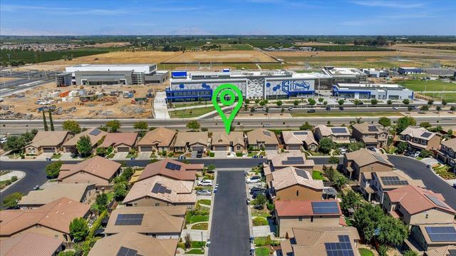 2481 S Via Versilia Drive, Fresno, CA 93727