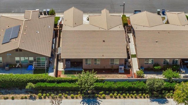 2481 S Via Versilia Drive, Fresno, CA 93727