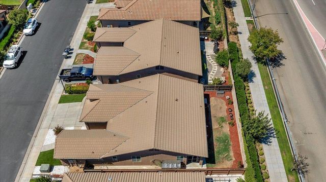 2481 S Via Versilia Drive, Fresno, CA 93727