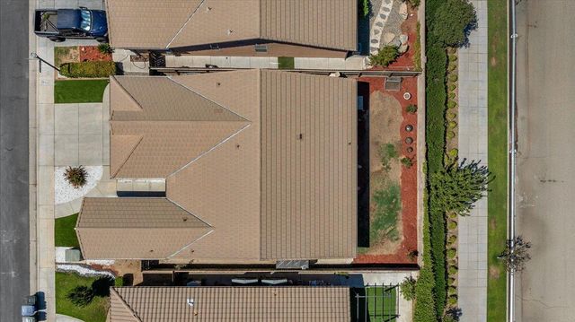 2481 S Via Versilia Drive, Fresno, CA 93727