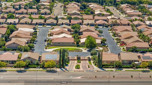 2481 S Via Versilia Drive, Fresno, CA 93727