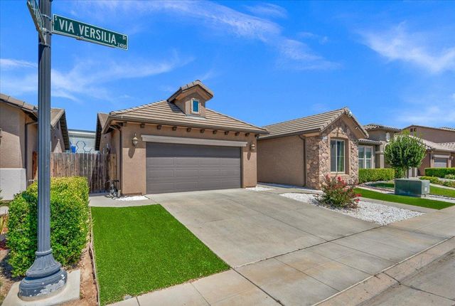 2481 S Via Versilia Drive, Fresno, CA 93727