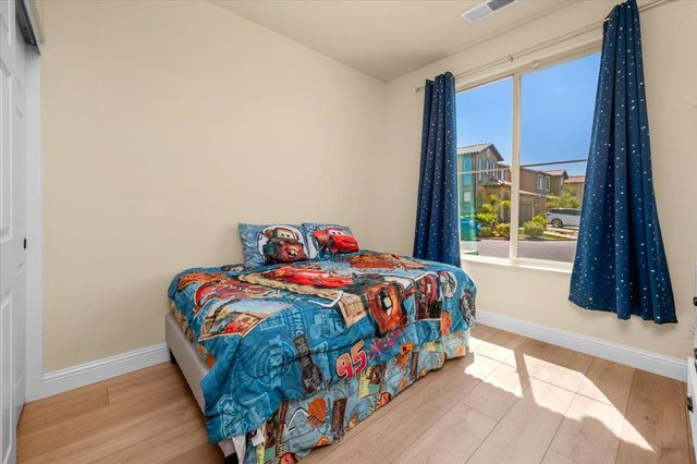 2481 S Via Versilia Drive, Fresno, CA 93727