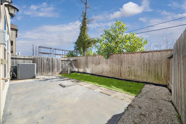 10709 Madden Oaks Place, Houston, TX 77043