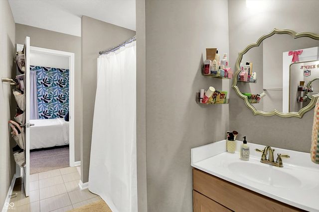 2790 W High Grove Circle, Zionsville, IN 46077