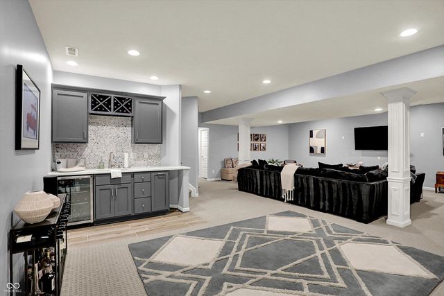 2790 W High Grove Circle, Zionsville, IN 46077