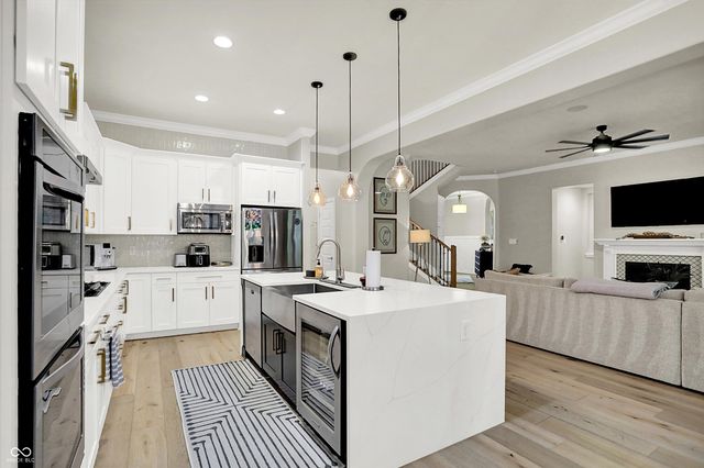 2790 W High Grove Circle, Zionsville, IN 46077