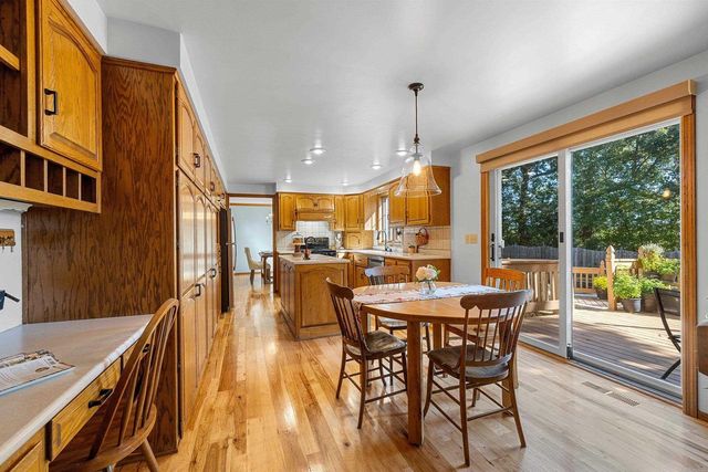 425 E FOX RUN CIRCLE, Green Bay, WI 54311