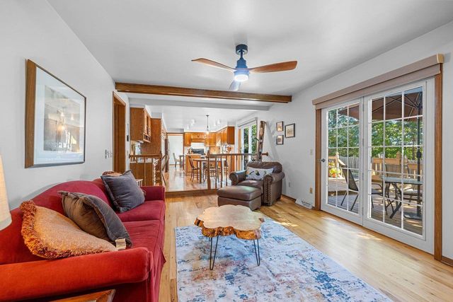425 E FOX RUN CIRCLE, Green Bay, WI 54311