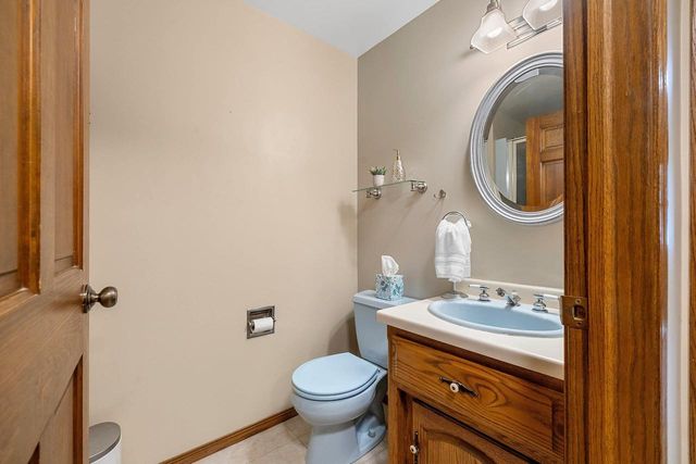 425 E FOX RUN CIRCLE, Green Bay, WI 54311