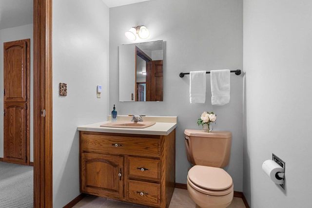 425 E FOX RUN CIRCLE, Green Bay, WI 54311