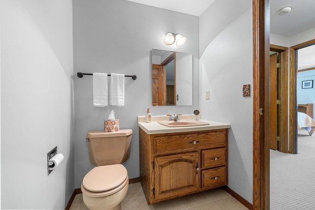 425 E FOX RUN CIRCLE, Green Bay, WI 54311