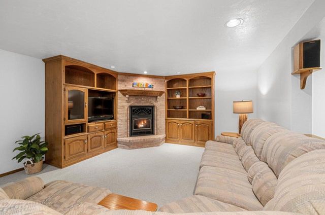 425 E FOX RUN CIRCLE, Green Bay, WI 54311