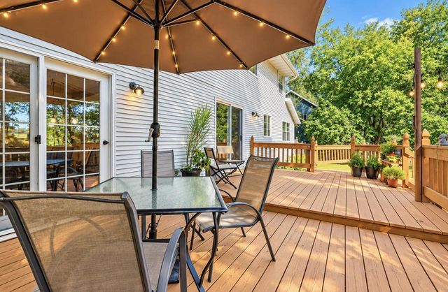425 E FOX RUN CIRCLE, Green Bay, WI 54311