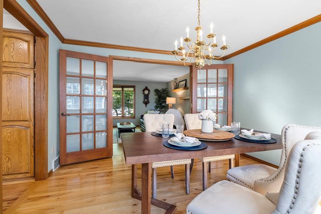 425 E FOX RUN CIRCLE, Green Bay, WI 54311